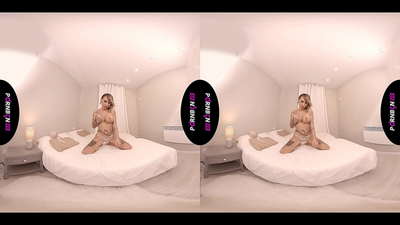 PORNBCN VR Espaniola matotra MILF manao masturbate sy mitsentsitra ny vavanao amin'ny POV rehefa mifoka sigara sy mitsambikina ny tongony